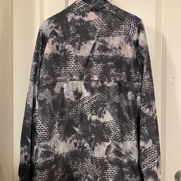 Like new active jacket - Picture 2 of 2